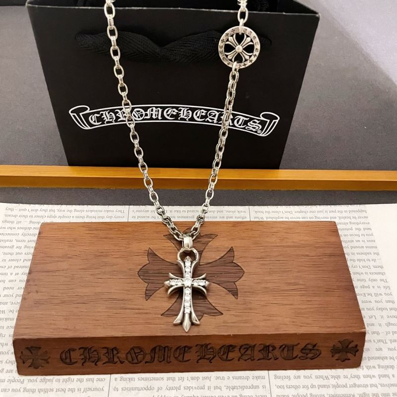 Ch**me He**ts necklaces